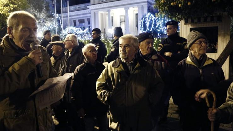 Орязването на пенсии в Гърция предизвика масови протести 