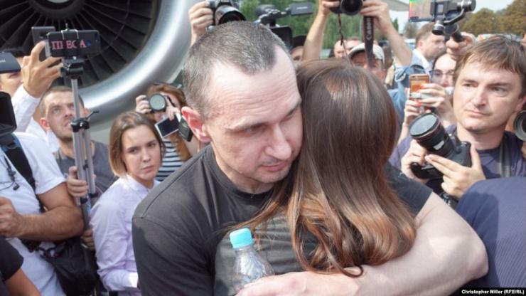Режисьорът Олег Сенцов бе сред освободените от Москва арестанти