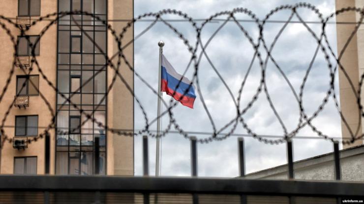 Втори дипломат от руското посолство ще трябва да напусне България