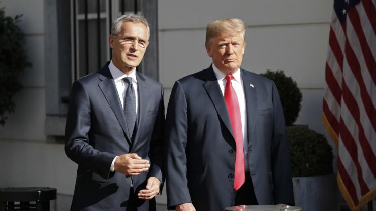 Генералният секретар на НАТО Столтенберг признава заслугата на Тръмп за увеличаването на разходите на отбрана на съюзниците