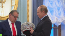 Путин с корона