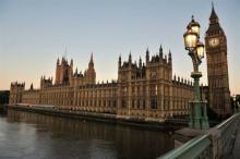 Парламентът в Лондон настоява НАТО да отговори на разполагането на руски ракети срещу Европа