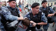 Масови арести на протестиращи срещу корупцията в Москва