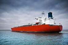 Петролните танкери в Персийския залив се охраняват от сили на САЩ и Великобритания
