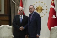 Майк Пенс убеди Ердоган да спре офанзивата в Сирия