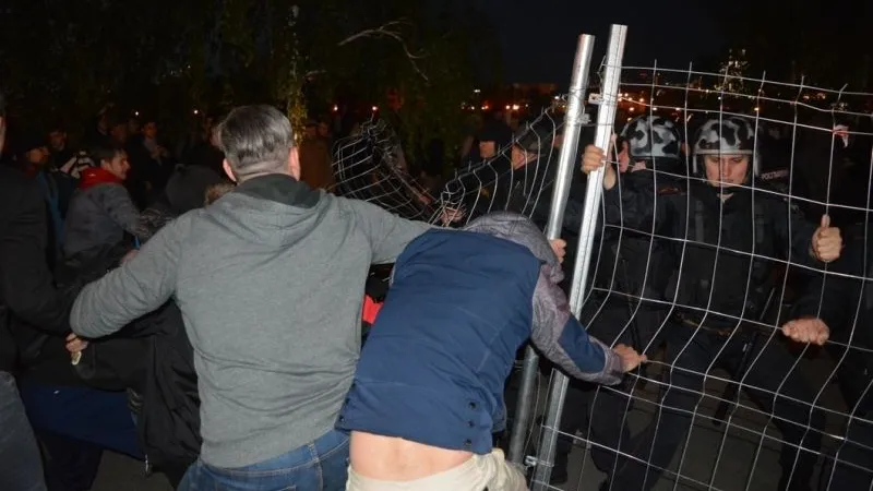 60 арестувани, трима са в болница след протестите в Екатеринбург
